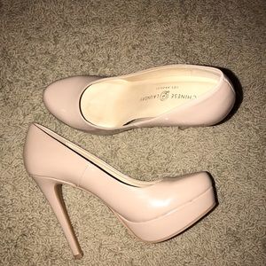 Nude pumps size 7